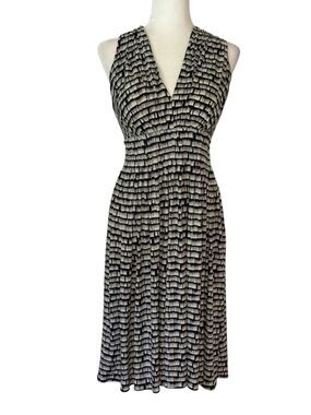 Calvin Klein Black, White and Gray V-Neck Stretch Dress. Sz 8. Great Condition!!